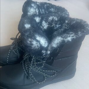The North Face Black and Gray Fur Winter Boots size 9.5